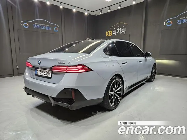 BMW 5-Series 5 серия (G60) 530i xDrive M Sport — Фото автомобиля 2
