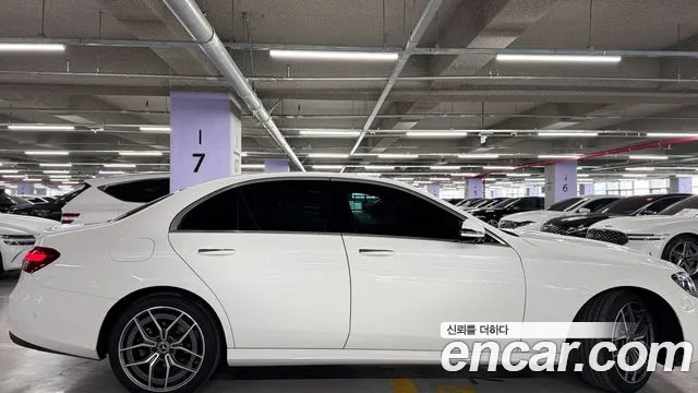 Mercedes-Benz E-Class — Фото автомобиля 9
