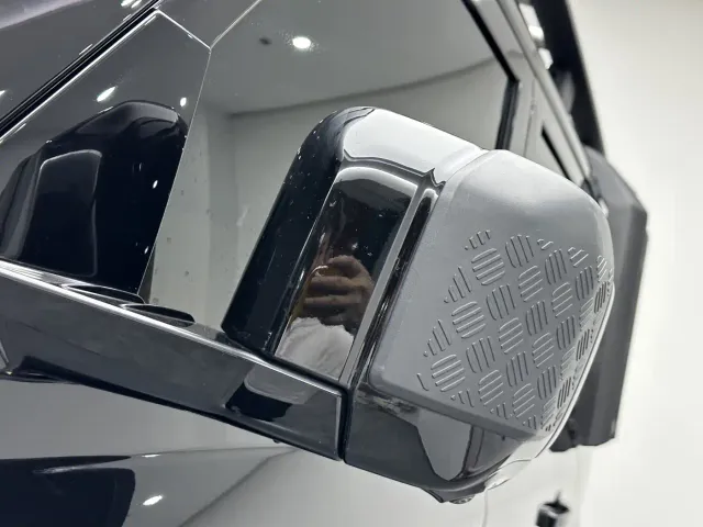 Land Rover Defender — Фото автомобиля 23