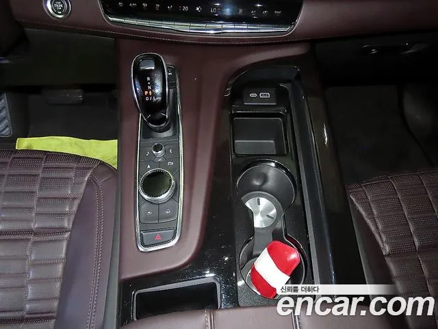 Cadillac Escalade Generation 5 — Фото автомобиля 11