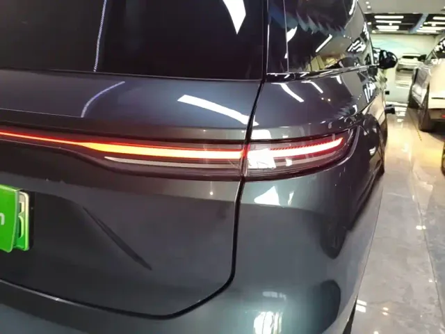 Nio ES8 — Фото автомобиля 7