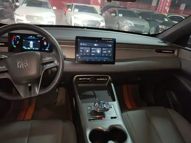 BYD Qin PLUS — Фото автомобиля 12