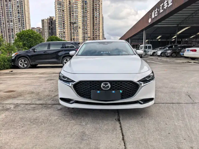 Mazda Axela — Фото автомобиля 2