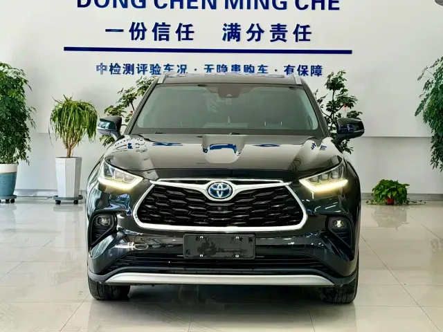 Toyota Highlander — Фото автомобиля 2