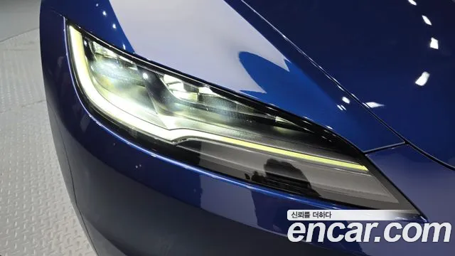 Tesla Model 3 — Фото автомобиля 22