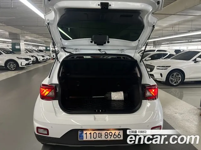 Hyundai Venue — Фото автомобиля 12