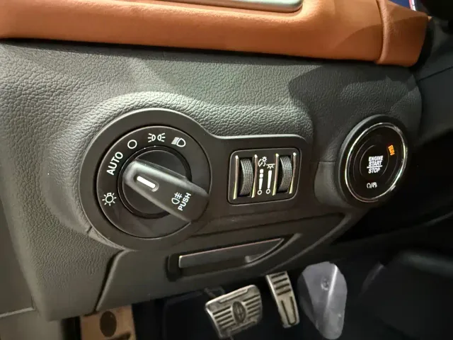 Maserati Ghibli — Фото автомобиля 11
