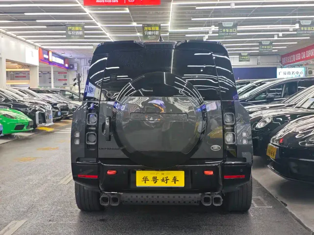 Land Rover Defender — Фото автомобиля 3