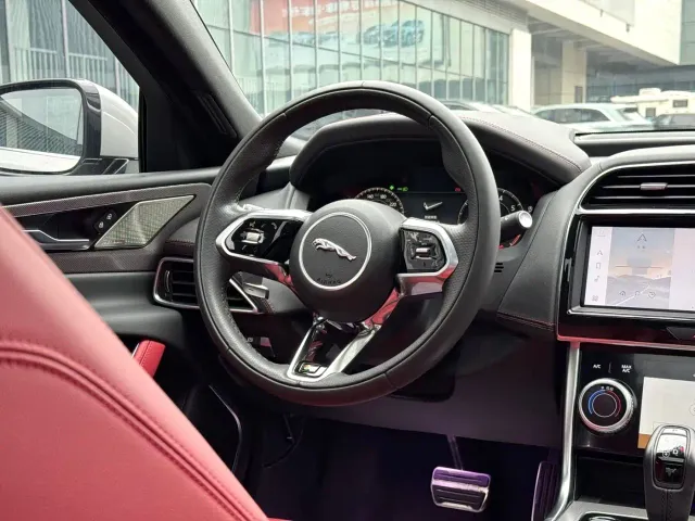 Jaguar XEL — Фото автомобиля 4