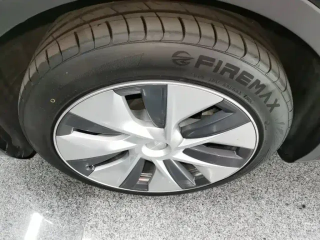 Tesla Model Y — Фото автомобиля 22