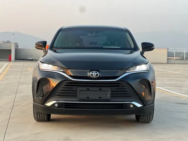 Toyota Harrier — Фото автомобиля 2