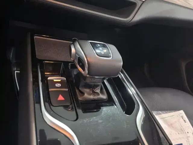 Hongqi E-QM5 — Фото автомобиля 16