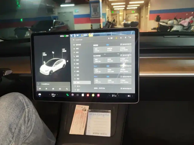 Tesla Model 3 — Фото автомобиля 15