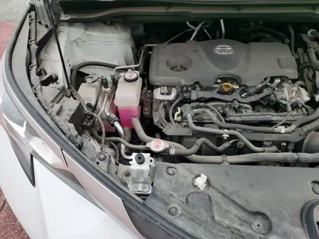 Toyota Sienna — Фото автомобиля 20