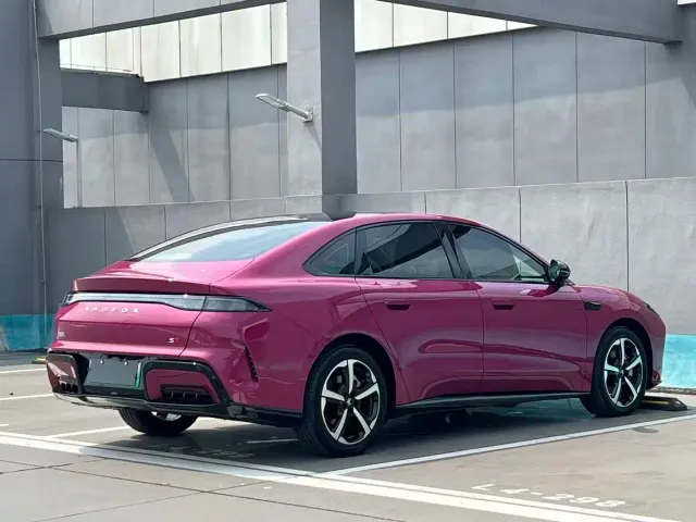 Arcfox S3 — Фото автомобиля 6