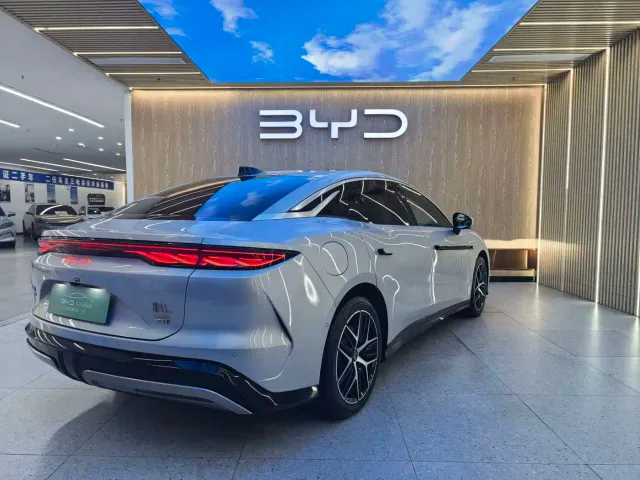 BYD Han L — Фото автомобиля 21