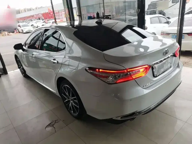 Toyota Camry — Фото автомобиля 4