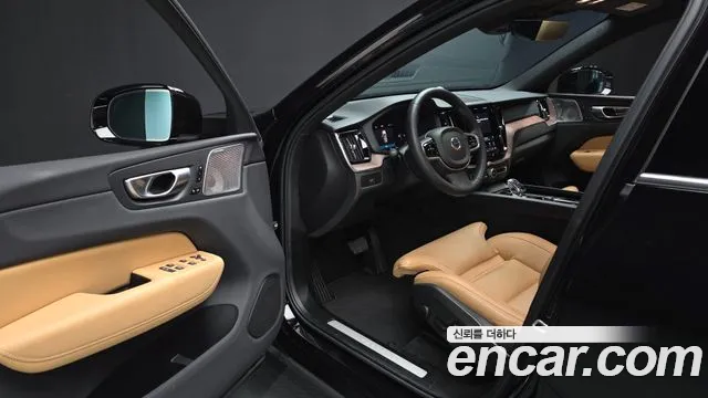 Volvo XC60 Generation 2 — Фото автомобиля 15