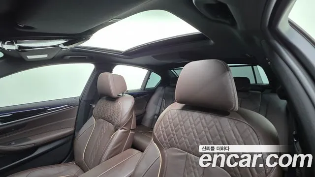 BMW 5-Series 5 серия (G30) 530i xDrive M Sport — Фото автомобиля 12