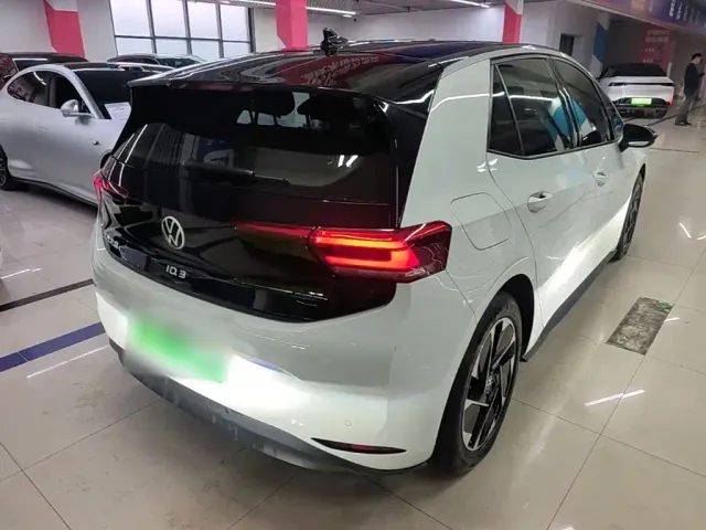 Volkswagen ID.3 — Фото автомобиля 6