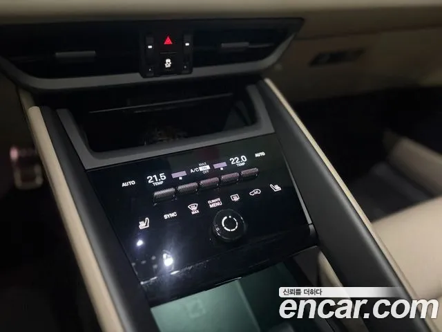 Porsche Macan — Фото автомобиля 9