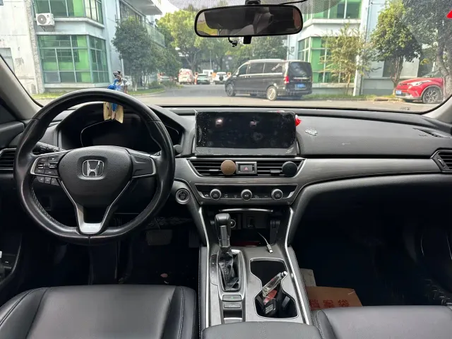Honda Accord — Фото автомобиля 5
