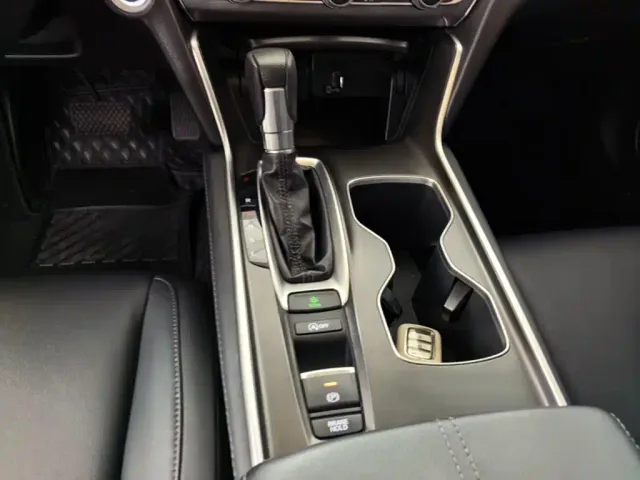 Honda Accord — Фото автомобиля 13