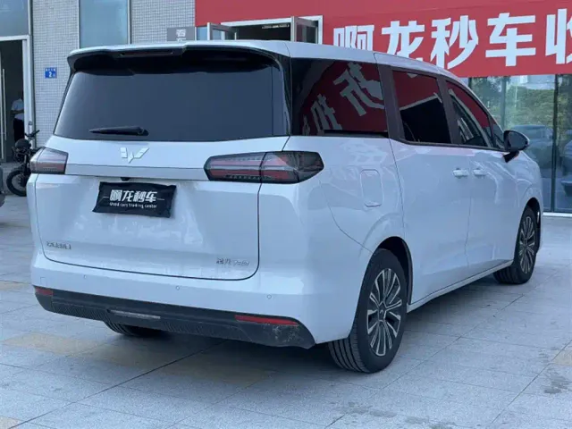 Wuling Starlight 730 — Фото автомобиля 8