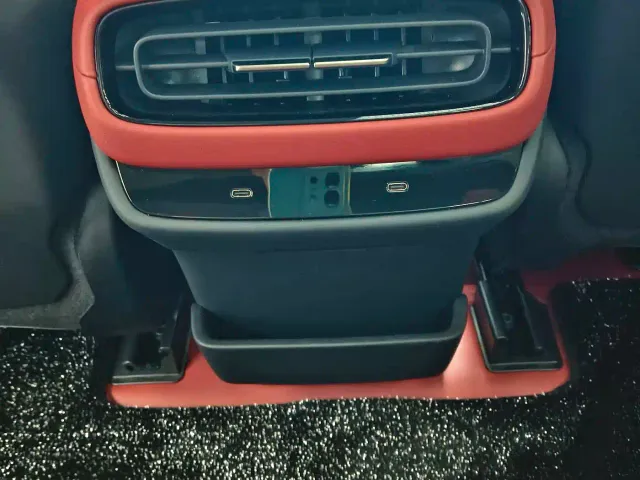 Xiaomi SU7 — Фото автомобиля 13