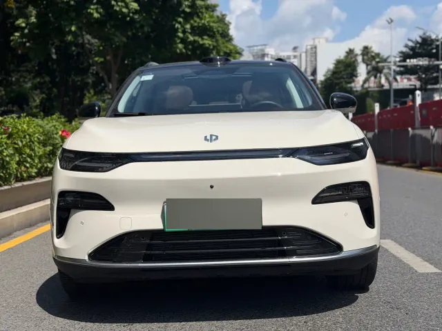 Leapmotor C11 — Фото автомобиля 2