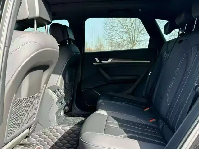 Audi Q5L — Фото автомобиля 5