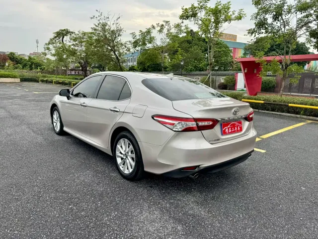 Toyota Camry — Фото автомобиля 4
