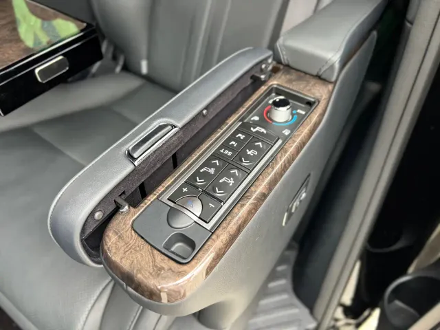 Toyota Vellfire — Фото автомобиля 16
