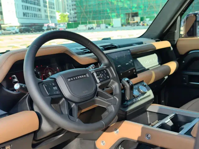 Land Rover Defender — Фото автомобиля 4