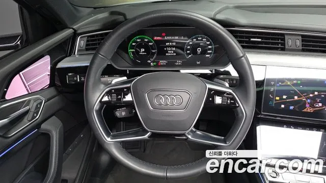 Audi e-tron — Фото автомобиля 13