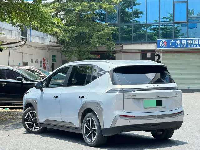 GAC Aion Y — Фото автомобиля 10
