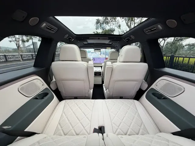 Li Auto L9 — Фото автомобиля 9