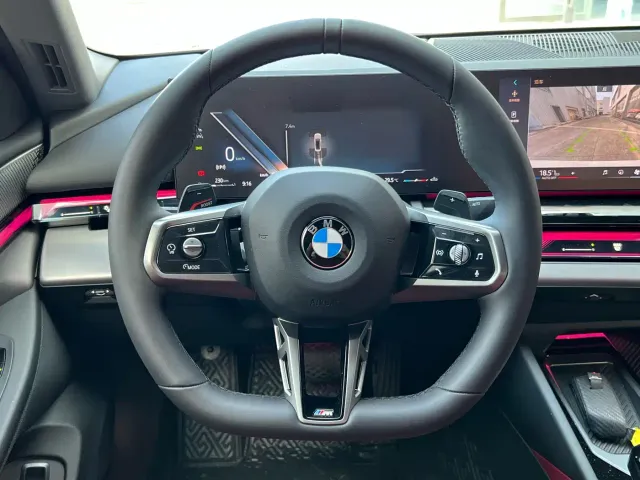 BMW 5 Series — Фото автомобиля 9
