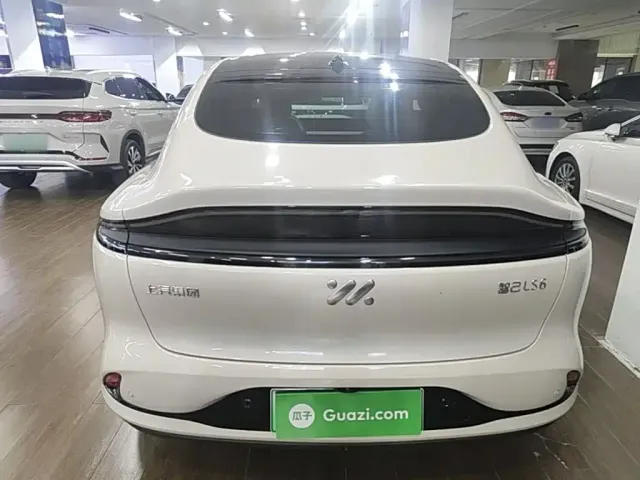 IM Motors LS6 — Фото автомобиля 5