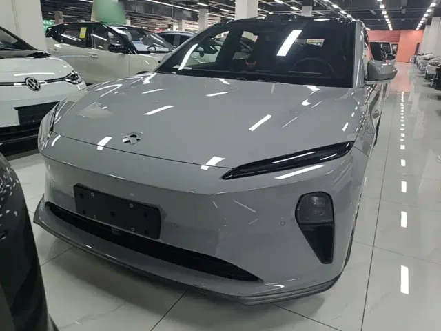 Nio ET5 — Фото автомобиля 2