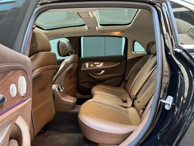 Mercedes-Benz E-Class — Фото автомобиля 10