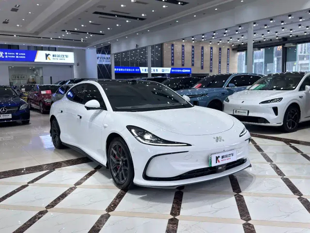 IM Motors L6 — Фото автомобиля 4
