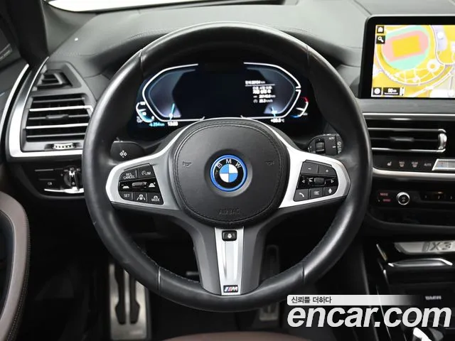 BMW iX3 — Фото автомобиля 13