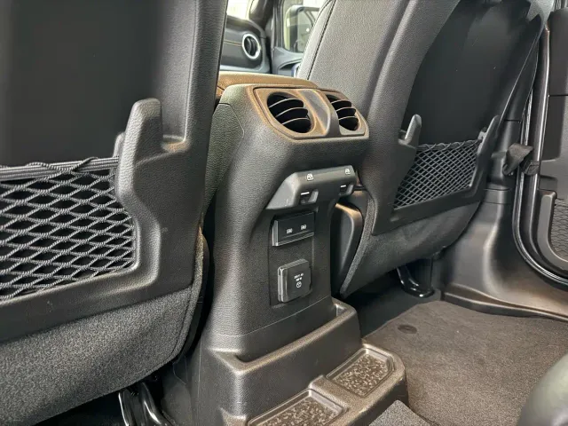 Jeep Wrangler — Фото автомобиля 7