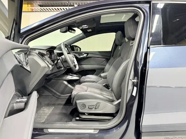 Audi Q4 e-tron — Фото автомобиля 12