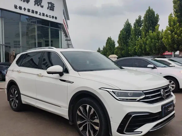 Volkswagen Tiguan L — Фото автомобиля 3