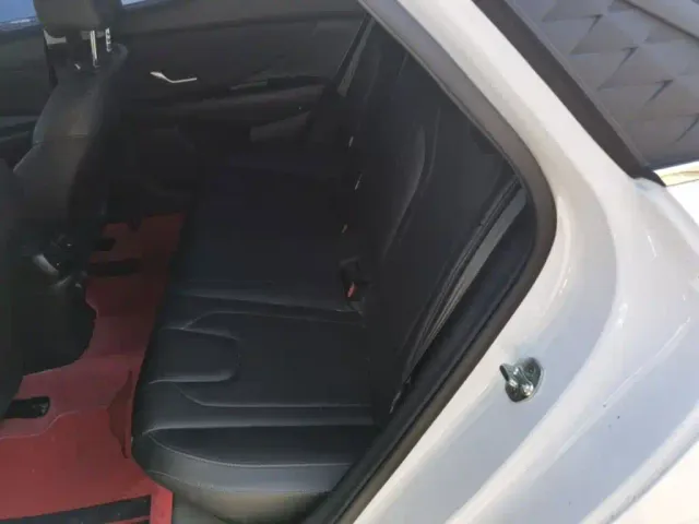 Hyundai Elantra — Фото автомобиля 16