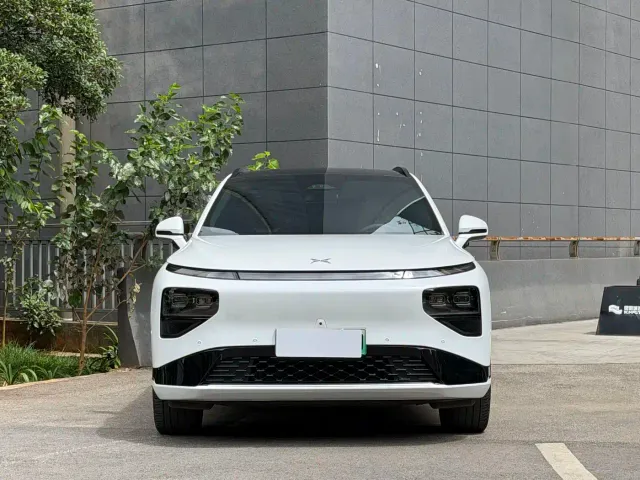 Xpeng G9 — Фото автомобиля 2