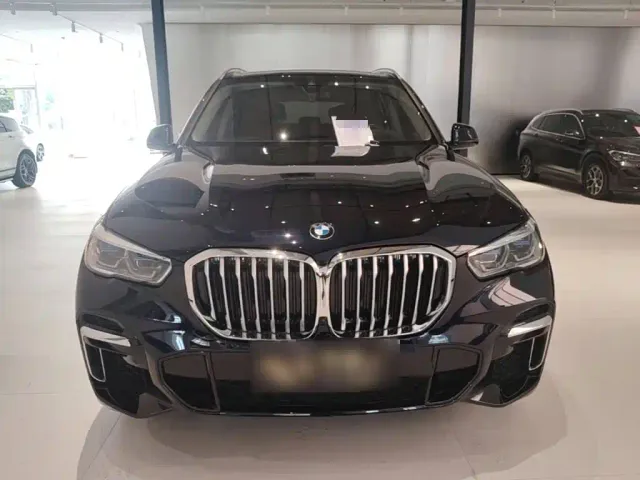 BMW BMW X5 2022 Facelift xDrive 30Li Premium M Sport Package — Фото автомобиля 2