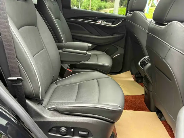 Buick Enclave — Фото автомобиля 9
